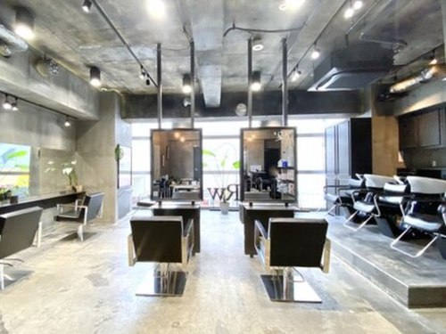 ローリー(Rowlly)(北海道札幌市中央区南3条西5- F-DRESS5番街BLD3F)