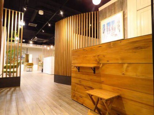 サロン デュ ラグレー(Salon Du Lagray)(北海道札幌市北区北40条西4- モスバーガー2F)