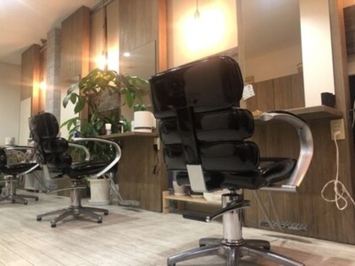 ヘアーズ ライリー(HAIR'S RILEY)(北海道札幌市白石区南郷通14北2-3松本ビル3 1F)
