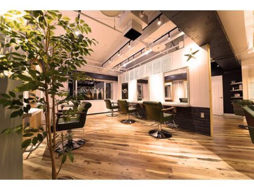 ソーエン ヘアー ブルーム 札幌駅前店(soen hair bloom by HEADLIGHT)(北海道札幌市中央区北2条西3-1-34 正門館ビル5階)