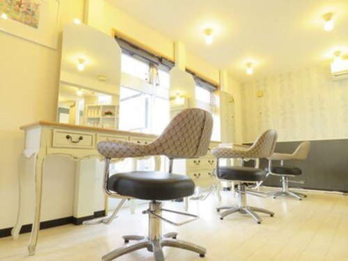スーリールアドラーブルヘア(Sourire Adorable Hair)(北海道札幌市豊平区月寒西1条10- 5-54 アクアガーデンシティA 1F)