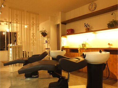 ヘアデザイン アメーノ(HAIR DESIGN ameno)(北海道札幌市西区発寒3条5-3-12 KSビルド1F)