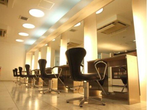 アート ヘアー ストラ 福住店(ART HAIR STRA)(北海道札幌市豊平区月寒東1条15-15-19 Villa Fukuzumi 1F)