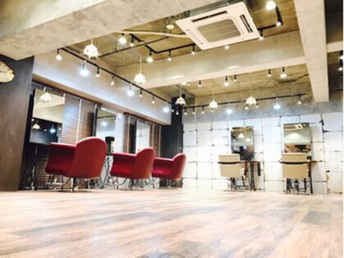 アグ ヘアー ハグ 白石店(Agu hair hug)(北海道札幌市白石区南郷通1北1-1 ST相馬ビル4階)