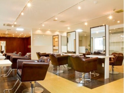 アグ ヘアー リビング札幌店(Agu hair living)(北海道札幌市中央区南3条西3-8-1 エテルノビル3F)