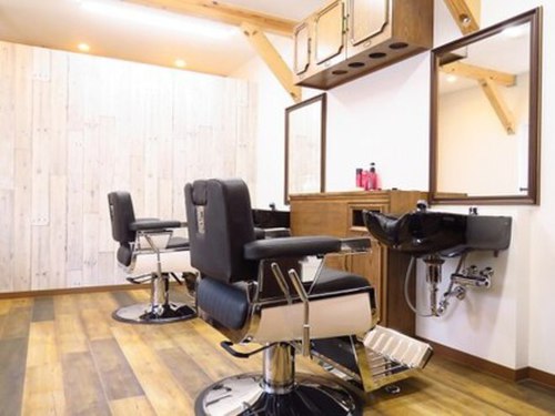 ソリスバーバー(Solis Barber)(北海道札幌市中央区南2条西1-5-9第13広和ビル3階)