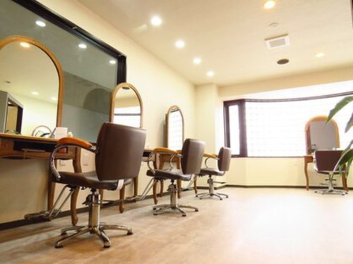 ヘアメイク コンフィアンス(Hair make confiance)(北海道札幌市北区麻生町4-12-13サトウB.L.D2F)
