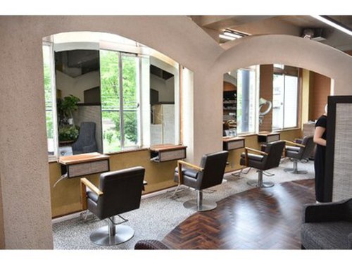 ゼロヘアー ガーデン(zero hair GARDEN)(北海道札幌市中央区北7条西19-1-2 momijiビル2階)