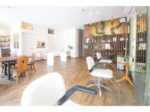 ヘアーアンドリラックス アピュア(HAIR&RELAX apua)(北海道札幌市白石区菊水2条1-6-12プラティーク札幌 1F)