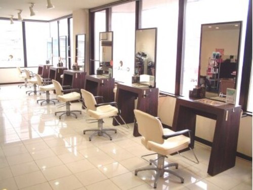 ヘアープレイス クリアライン 澄川店(hair place CLEAR LINE)(北海道札幌市南区澄川4条1-1-30 カワマルビル2F)