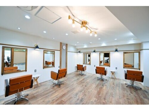アグ ヘアー イコロ 札幌平岸店(Agu hair ikoro)(北海道札幌市豊平区平岸2条8-2-6 第2松井ビル1F)