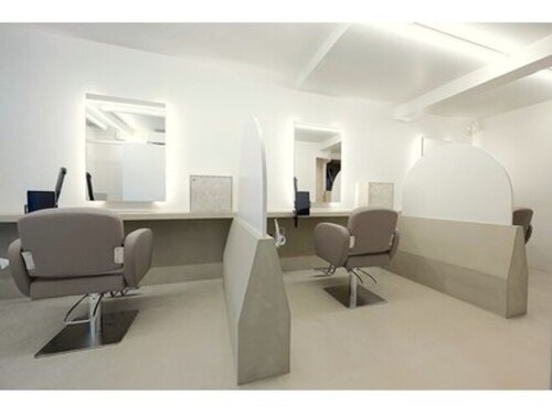 イレス ハナレ 円山(IRESU hanare)(北海道札幌市中央区大通西23-1-27 &nbsp;LA大通 1F)