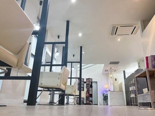 ヘアアンドスパリリィ(LiLiy)(北海道札幌市白石区南郷通1北1-19 This‐1ビル 3F)