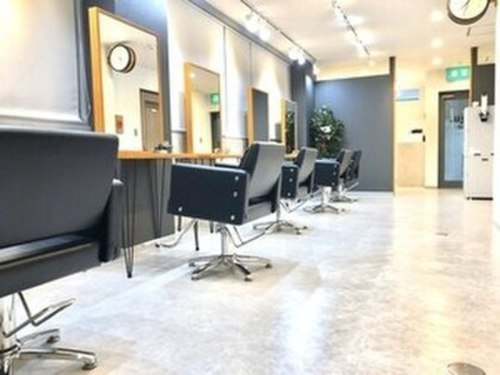 アグ ヘアー ジル 仙台駅東口駅前店(Agu hair jill)(宮城県仙台市宮城野区榴岡2-1-8 第二森屋ビル4F)