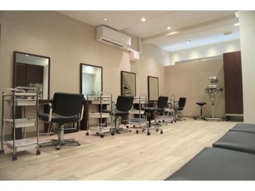 デランジェフォーヘアー(DERLANGER for hair)(宮城県仙台市宮城野区鉄砲町西2-4-1 1F)