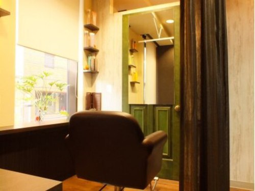 ヘアーデザイン プラス ゴールデンロック(HAIR DESIGN + GOLDEN ROCK)(宮城県仙台市青葉区本町2-19-7 プルミエ勾当台2F)