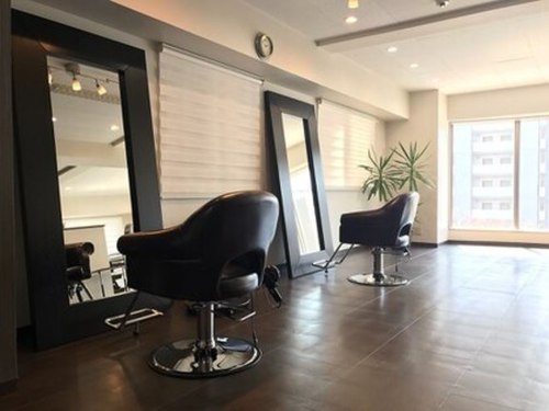 ミーヘアスタジオ(mi hair studio)(宮城県仙台市青葉区本町3-2-3ダンブラッシュ5F)
