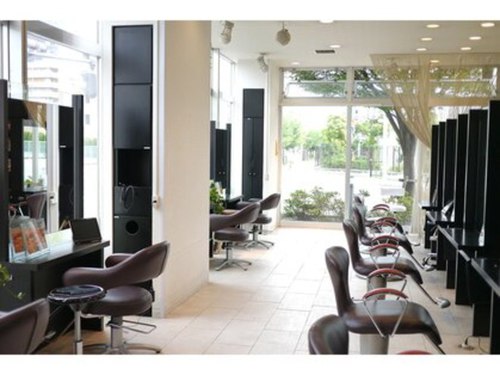 アース 大宮宮原店(HAIR&MAKE EARTH)(埼玉県さいたま市北区宮原町1‐853‐8 ウェルネスキューブ大宮1F)