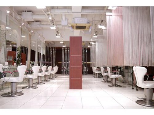 アース 北浦和店(HAIR&MAKE EARTH)(埼玉県さいたま市浦和区北浦和4‐3‐18 北浦和4-ビル1F)