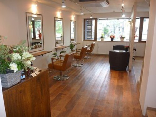 ブルームヘア 大宮(Bloom hair)(埼玉県さいたま市大宮区下町2-3 守屋ビル2F)