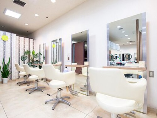 アトリエ モーリス ヘアー 小手指店(Atelier Morris Hair)(埼玉県所沢市小手指町1‐25‐8 西友小手指店4F)