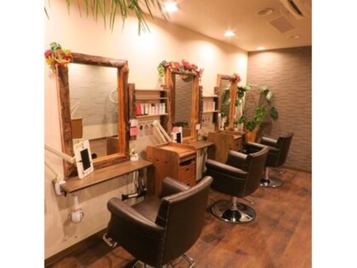 オルベリヘアリゾート(OLUVELI hair resort)(千葉県千葉市中央区港町13-30)