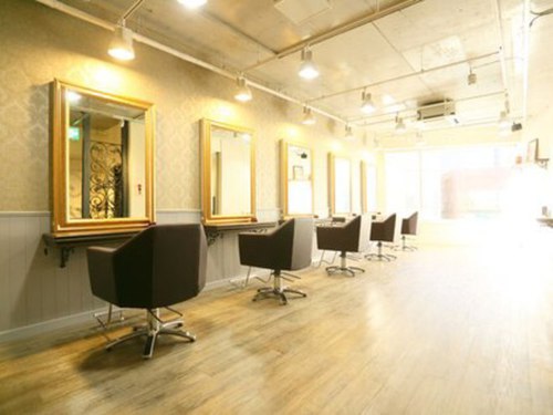 ヘアドレッサー ミアン(HAIRDRESSER MIEN)(千葉県千葉市稲毛区小仲台2-6-3 2F)