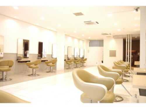 アース 船橋店(HAIR&MAKE EARTH)(千葉県船橋市本町6‐1‐13 YMビル1F)