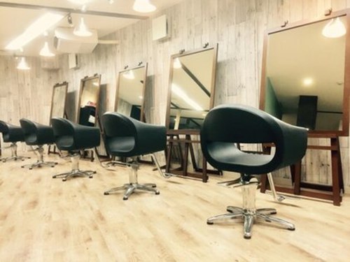 エイチエムヘアー 船橋店(H M hair)(千葉県船橋市本町1-4-7 こだまビル301号室)