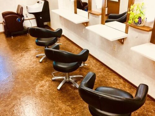 ビューティサロン イイオ 八幡宿店(BEAUTYSALON IIO)(千葉県市原市八幡632‐1)