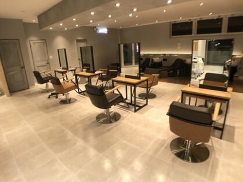 アーサス ヘアー デザイン 八千代緑が丘店(Ursus hair Design by HEADLIGHT)(千葉県八千代市緑が丘2-2-10 秋葉緑が丘ビル2F)