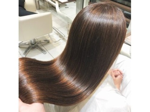 エムコーゾーヘアー(M KOZO hair)(東京都千代田区丸の内1-11-1 パシフィックセンチュリープレイス 丸の内2階)