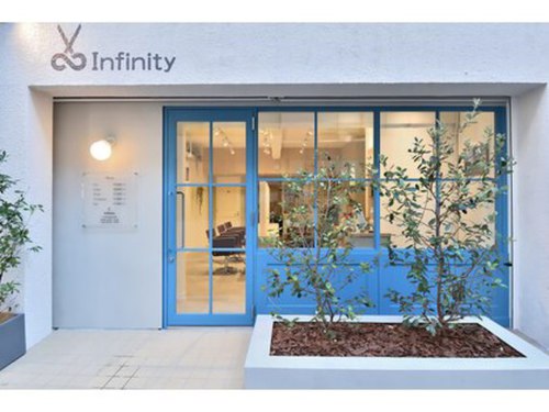 インフィニティ 新富町(Infinity)(東京都中央区新富2-12-6 1F)