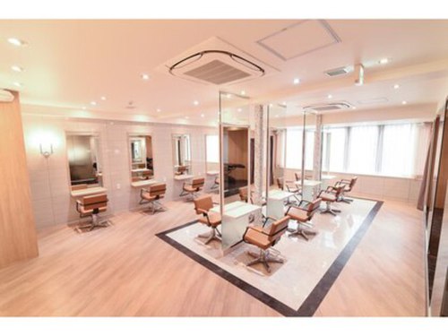 アロマ ヘアー ルーム 銀座店(AROMA hair room)(東京都中央区銀座3-4-16 銀座サニービル3F)