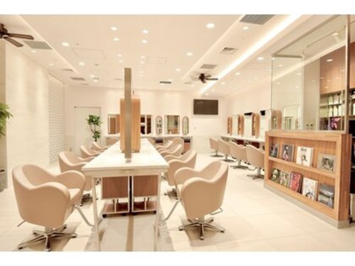 ピークアブー アヴェダ ギンザシックス(PEEK-A-BOO AVEDA GINZASIX)(東京都中央区銀座6-10-1 GINZA SIX B1F)