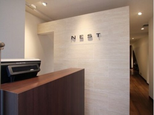 ネスト(NEST)(東京都中央区入船2‐3‐9 平成新富町ビル1F)