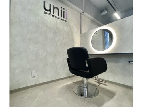 ユニー(uniii)(東京都新宿区西新宿1 東京都新宿区西新宿1-4-7 高野ビル5F)