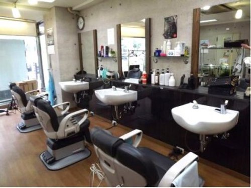 オンズヘアー 髪切工房(On's hair)(東京都新宿区片町2-3 菱和ビル1F)