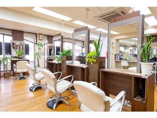 ラループ ヘアデザイン(la Loop Hair Design)(東京都新宿区大久保1-9-17シルバービル2F)