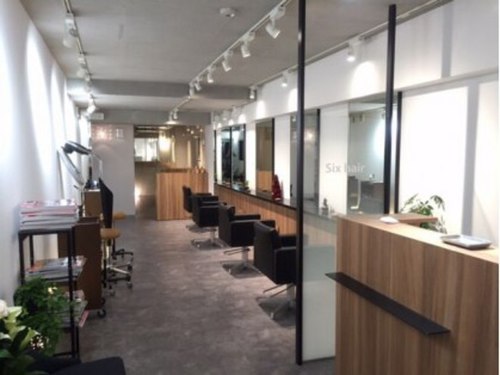 シックス ヘアー(six hair)(東京都新宿区岩戸町1番地 M's神楽坂6F)