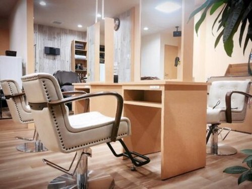 ヘアサロン カミワザ ライズ(hair salon kamiwaza Raiz')(東京都文京区小石川1‐21-3小野田ビル1F)