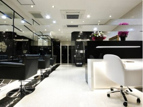 アイリス トータルビューティーサロン(IRIS total beauty salon)(東京都台東区上野3-7-7青邦ビル1F)