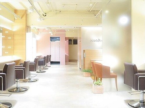 ネオリーブオッチ 自由が丘南口店(Neolive occhi)(東京都目黒区自由が丘1-7-15 ベルテフォンタン 2F)