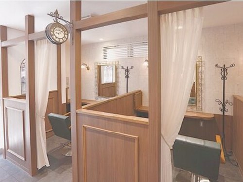 ルームヘア 経堂店(Room hair)(東京都世田谷区宮坂3-8-2 ミヤコウエストビル1F)