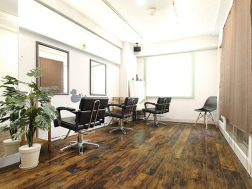 ヘアーブランド ライフ(hair brand LIFE)(東京都世田谷区北沢2-23-6 すみれビル3F)