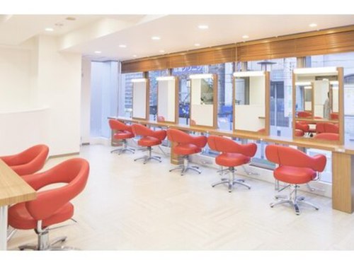 シャンプー Shampoo 成城店(東京都世田谷区成城6-8-1 鎌倉ビル1F)