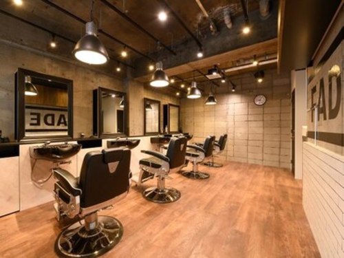 フェードアンドライン 成城学園前店(FADE&LINE)(東京都世田谷区成城6-16-5 カサローザ成城1F A号室)