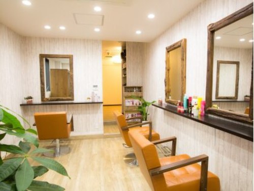ルーシーヘア(Lucie hair)(東京都世田谷区駒沢2-1-6 アライ小路1-A)