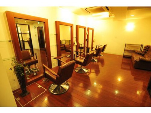 バルカ ヘアサロン(BARCA di Hair salon)(東京都世田谷区玉川3‐15‐6 フェリス玉川 B1F)