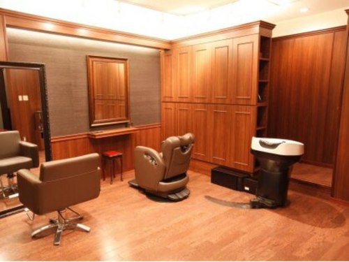 ルッソ ヘアーアンドヒーリングサロン(LUSSO hair&healing salon)(東京都世田谷区駒沢2-6-17 レスクビル1F)